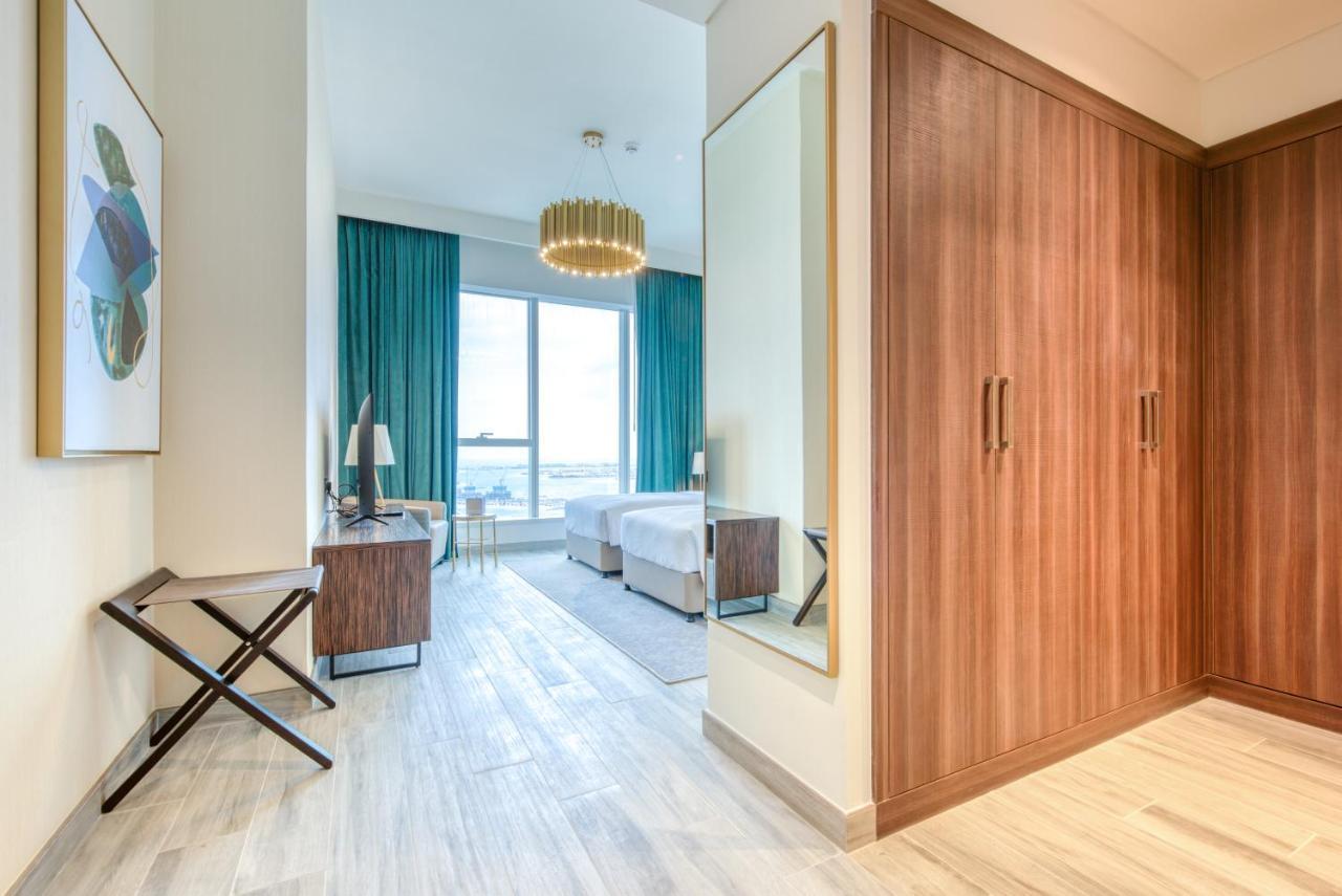Avani Palm View Luxury Daire
