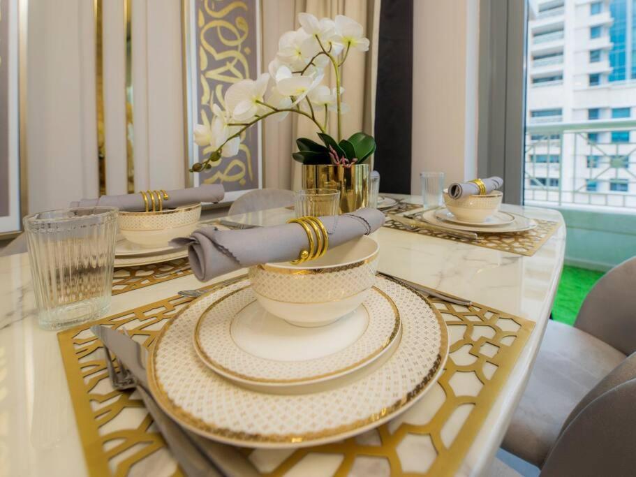 First Class 2br With Full Burj Khalifa And Fountain View Dubai