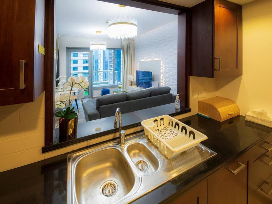 First Class 2br With Full Burj Khalifa And Fountain View Apartment