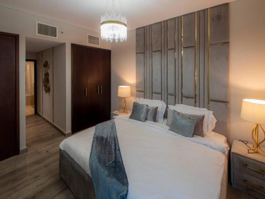 Apartment First Class 2br With Full Burj Khalifa And Fountain View