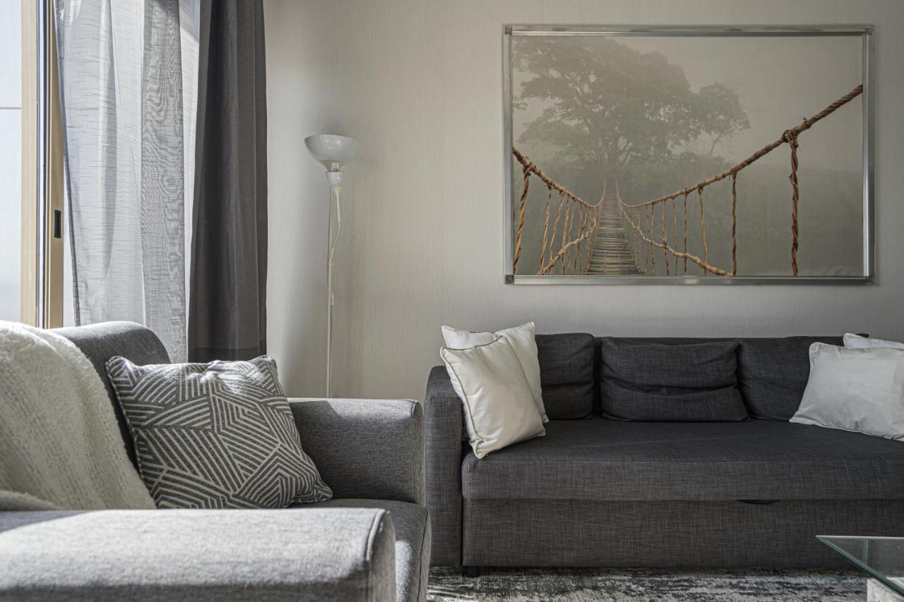 Higuests - Luxurious 1br With Balcony In Jvc *