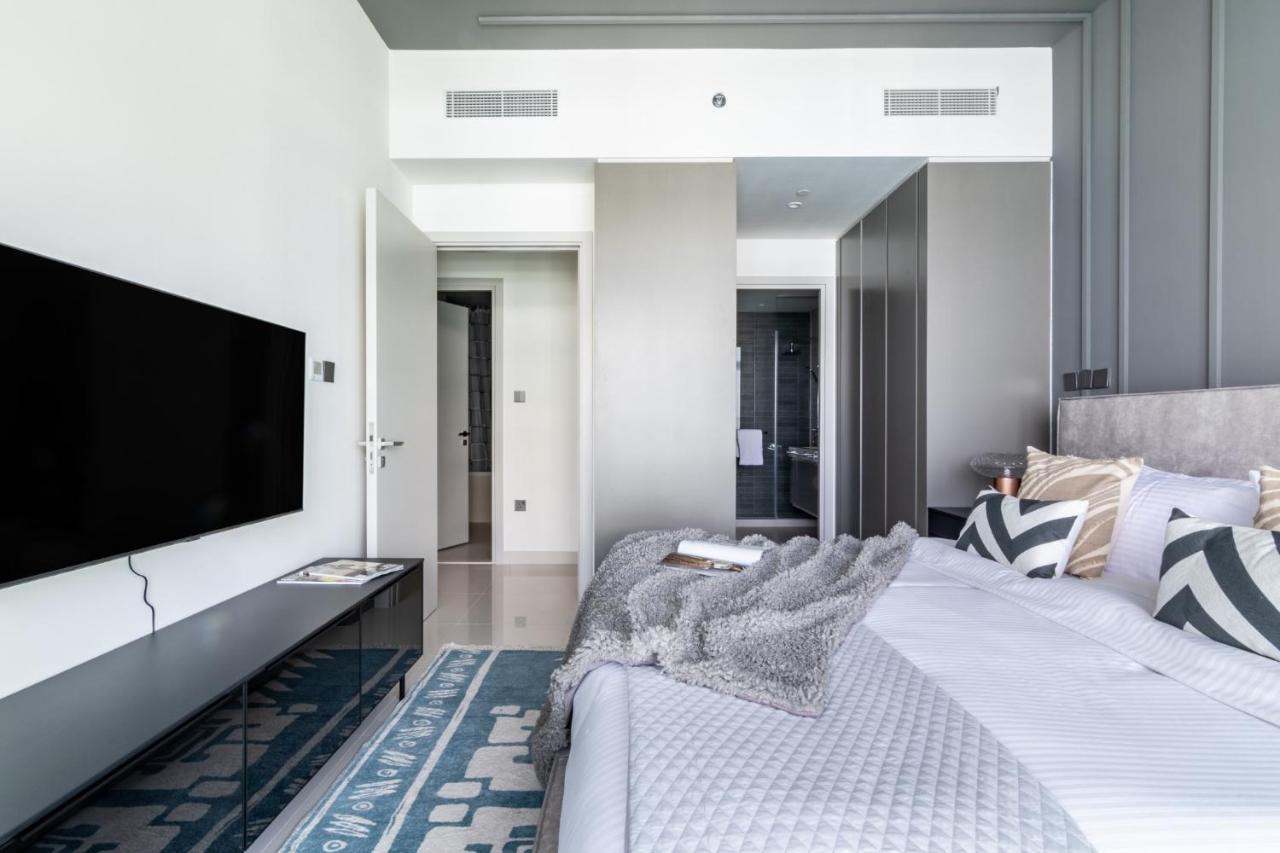 The Smart Concierge - Sunrise Bay Tower 1 Apartment Dubai