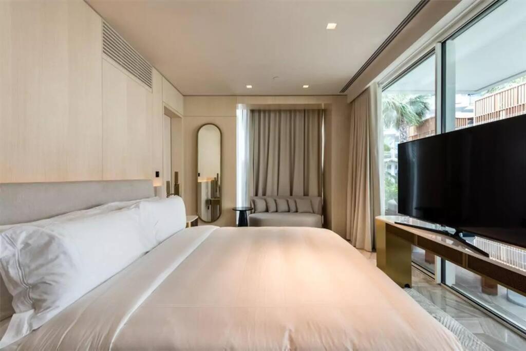 Five Palm Luxury Villa: Beachfront Retreat With Private Pool And Panoramic Views Villa