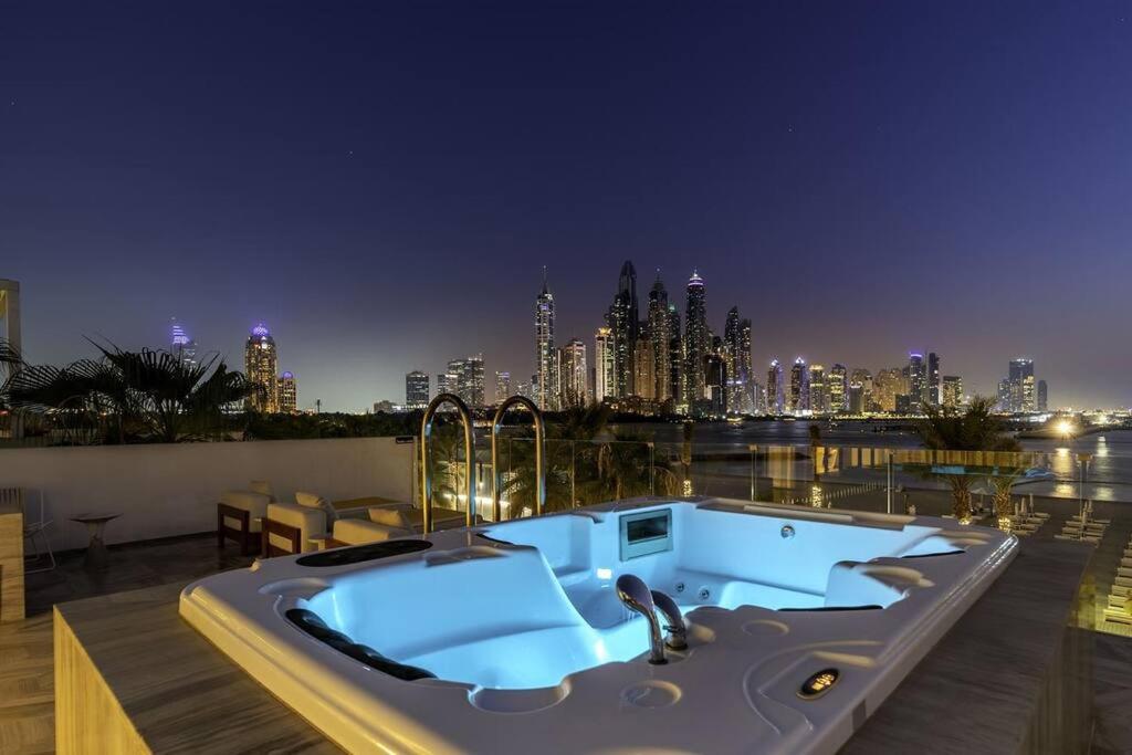 Villa Five Palm Luxury Villa: Beachfront Retreat With Private Pool And Panoramic Views *
