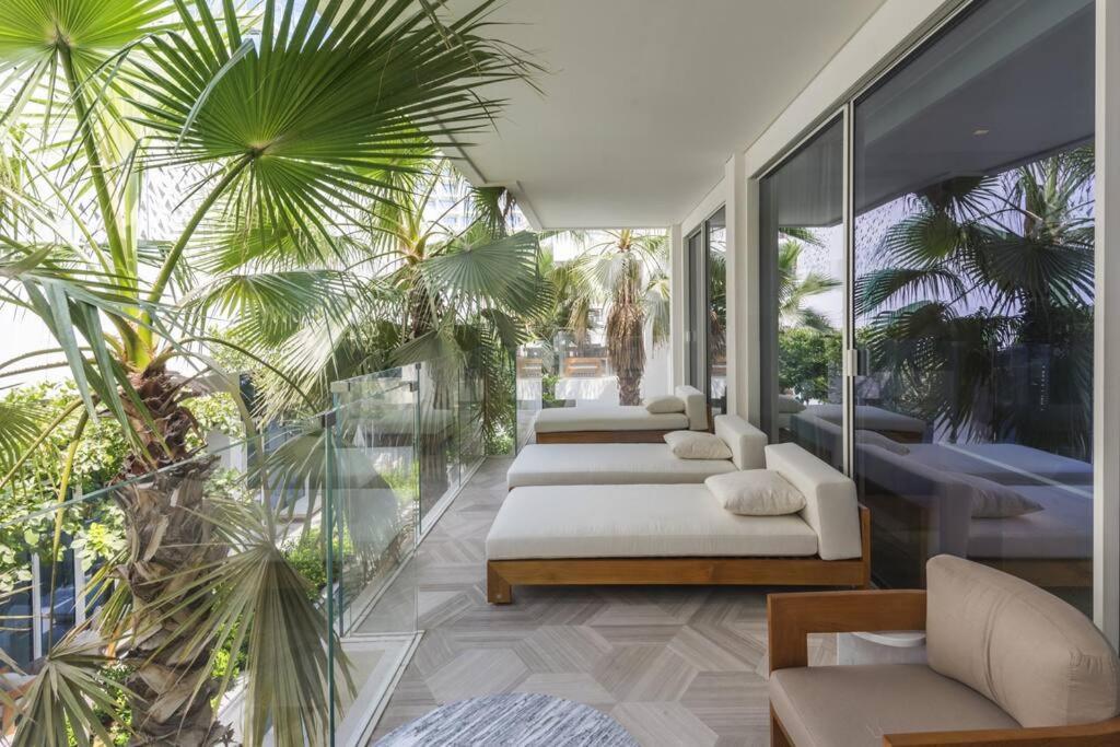 Five Palm Luxury Villa: Beachfront Retreat With Private Pool And Panoramic Views Villa
