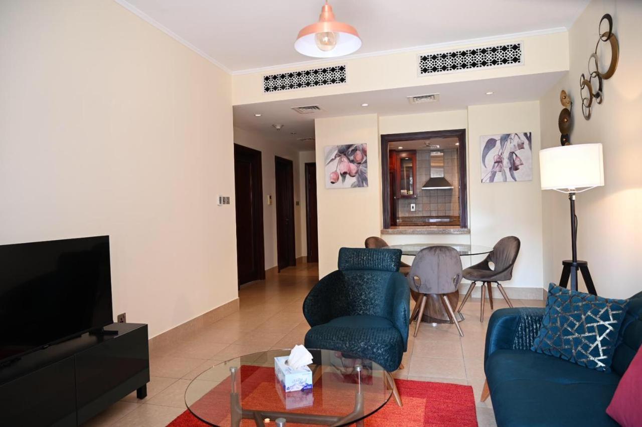 Apartment Burj Khalifa View, Birds Chirping, Cozy And Stylish Dubai