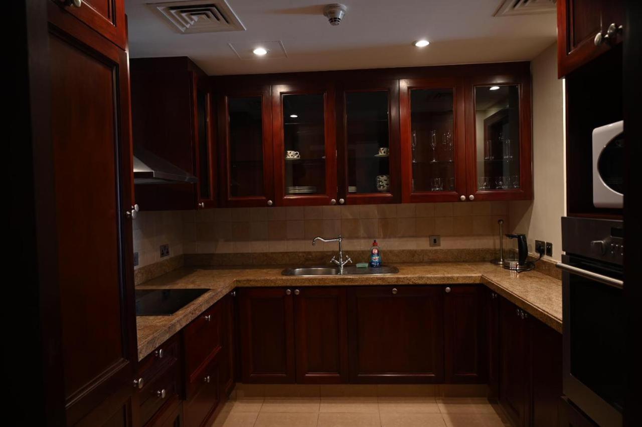 Burj Khalifa View, Birds Chirping, Cozy And Stylish Apartment Dubai