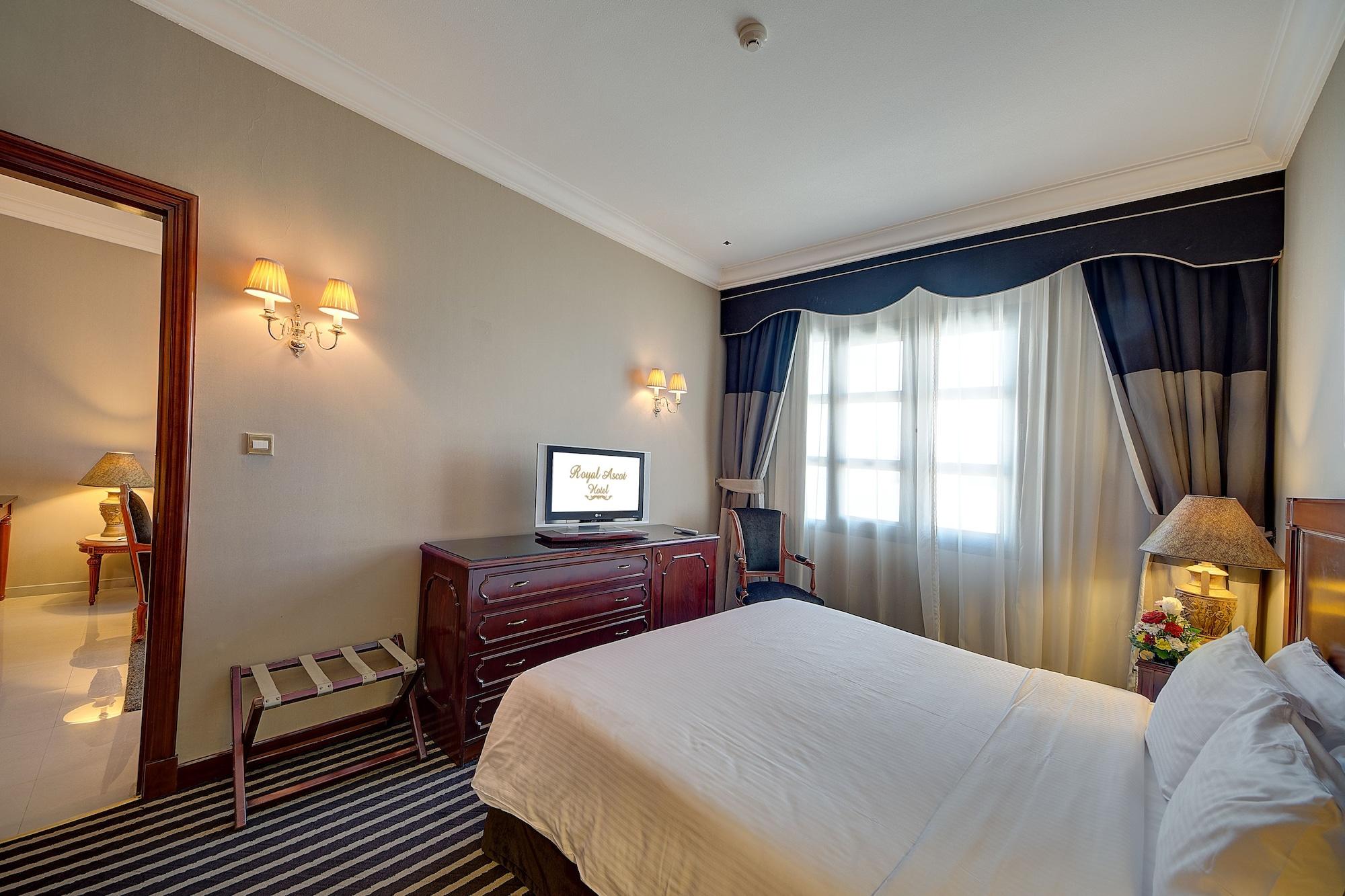 Royal Ascot Hotel 4*