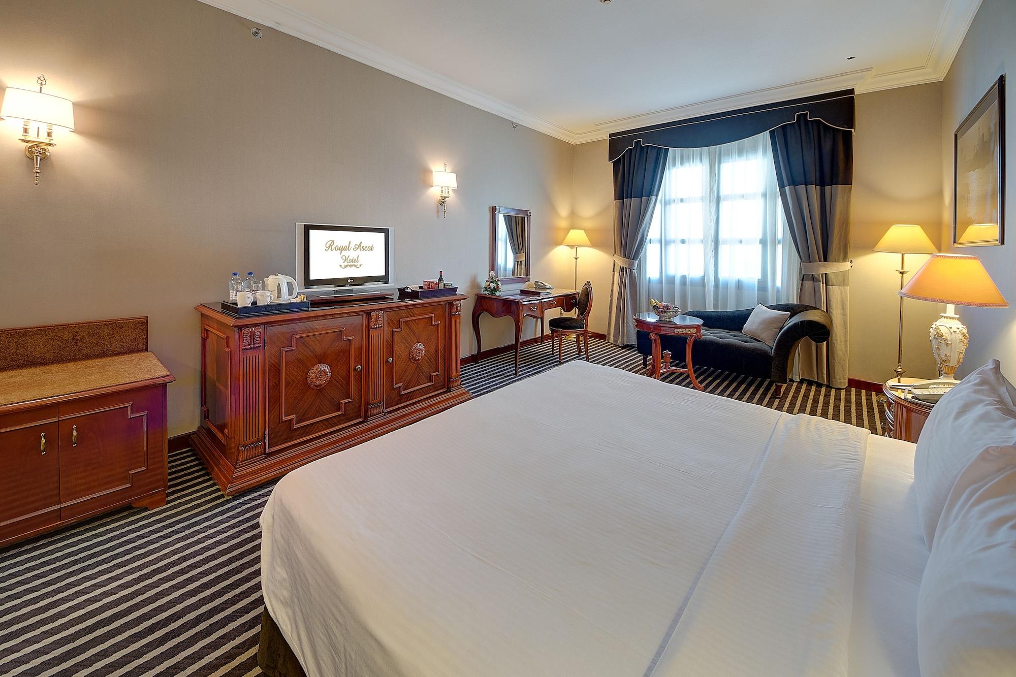 Royal Ascot Hotel 4*
