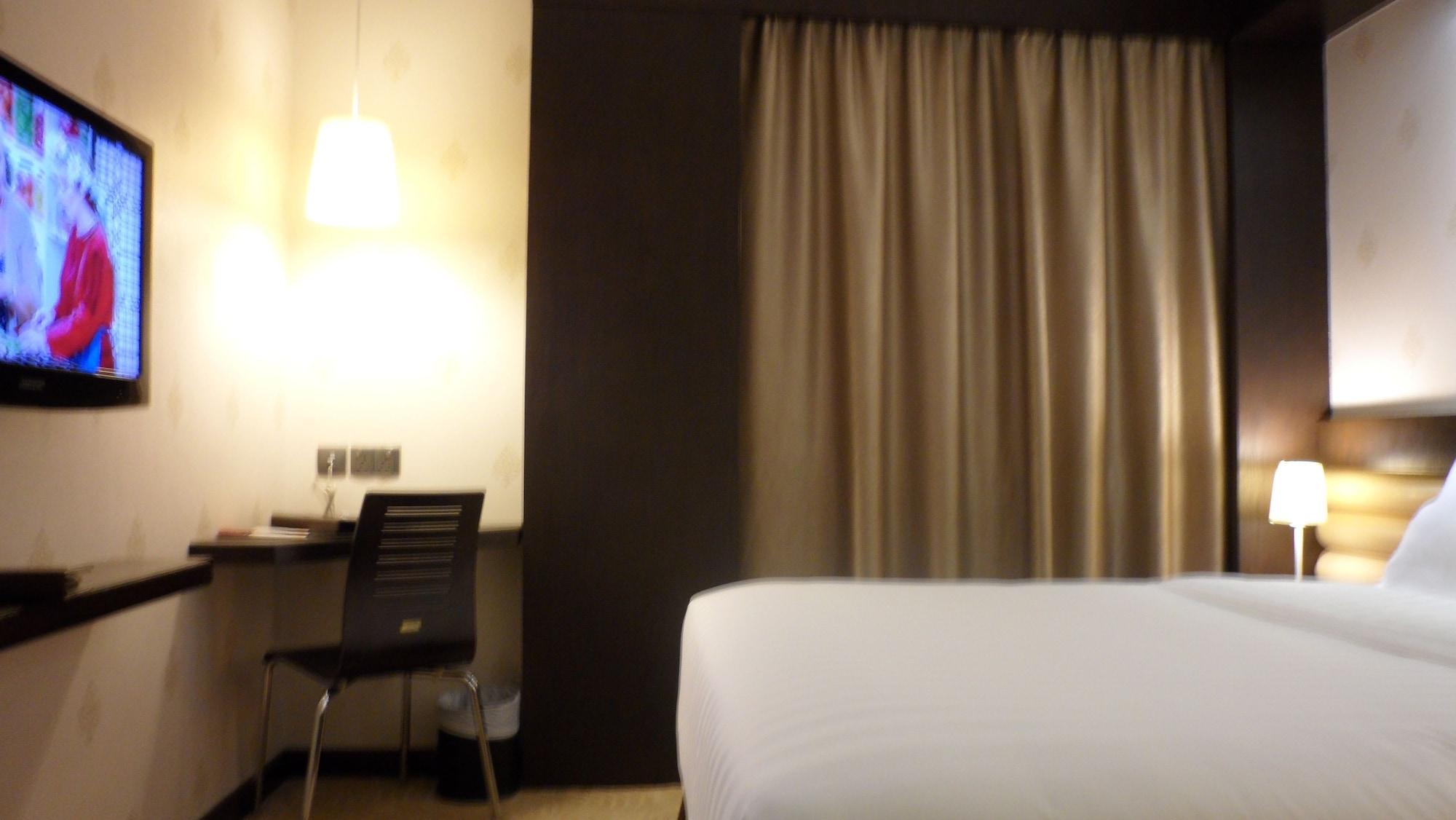 Deira Hotel 2*