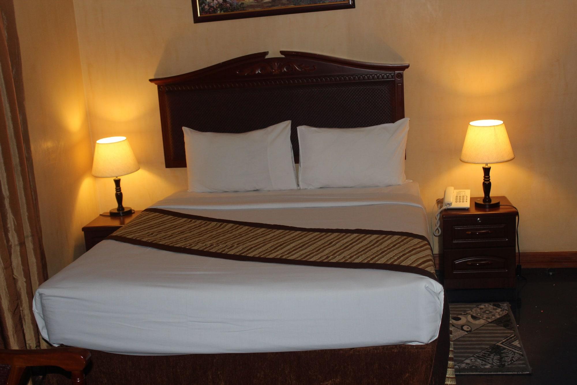 Mount Royal Hotel 2*
