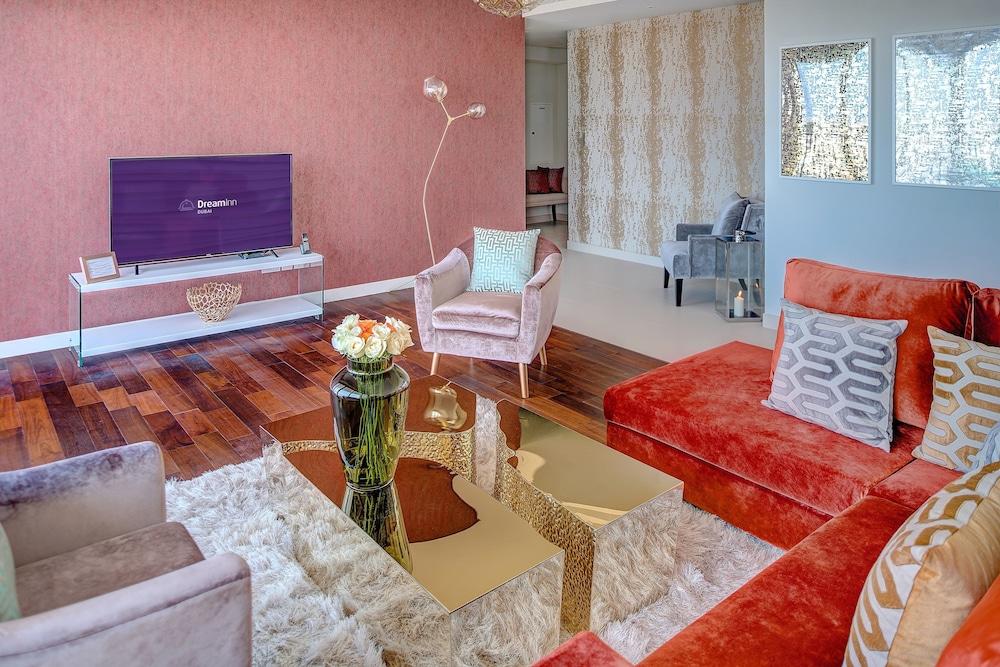 Dream - Walk Inn Dubai