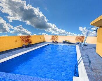 Icon Aparthotel