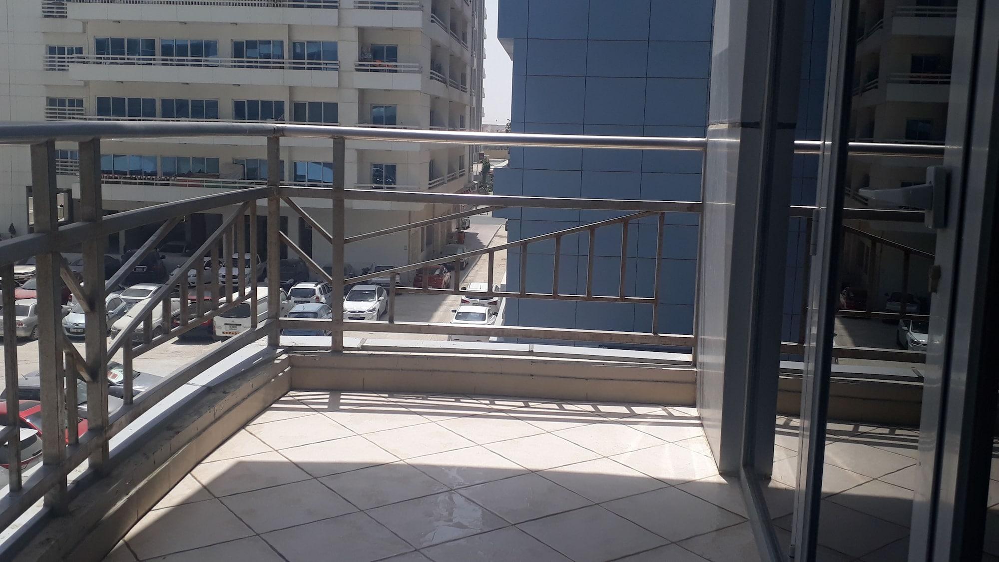 Al Waleed Palace Al Barsha Aparthotel