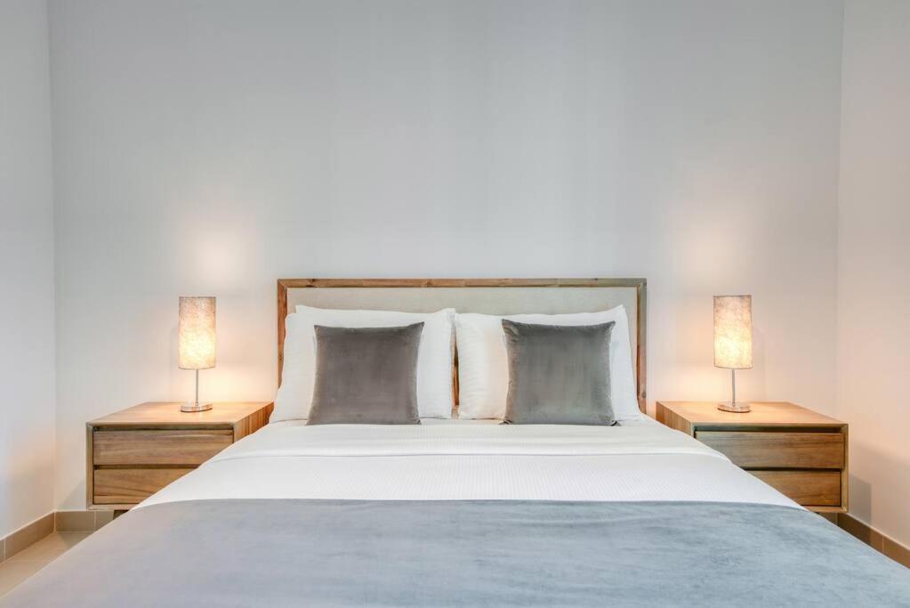 Attessa Tower, Marina Promenade, Marina - Mint Apartment