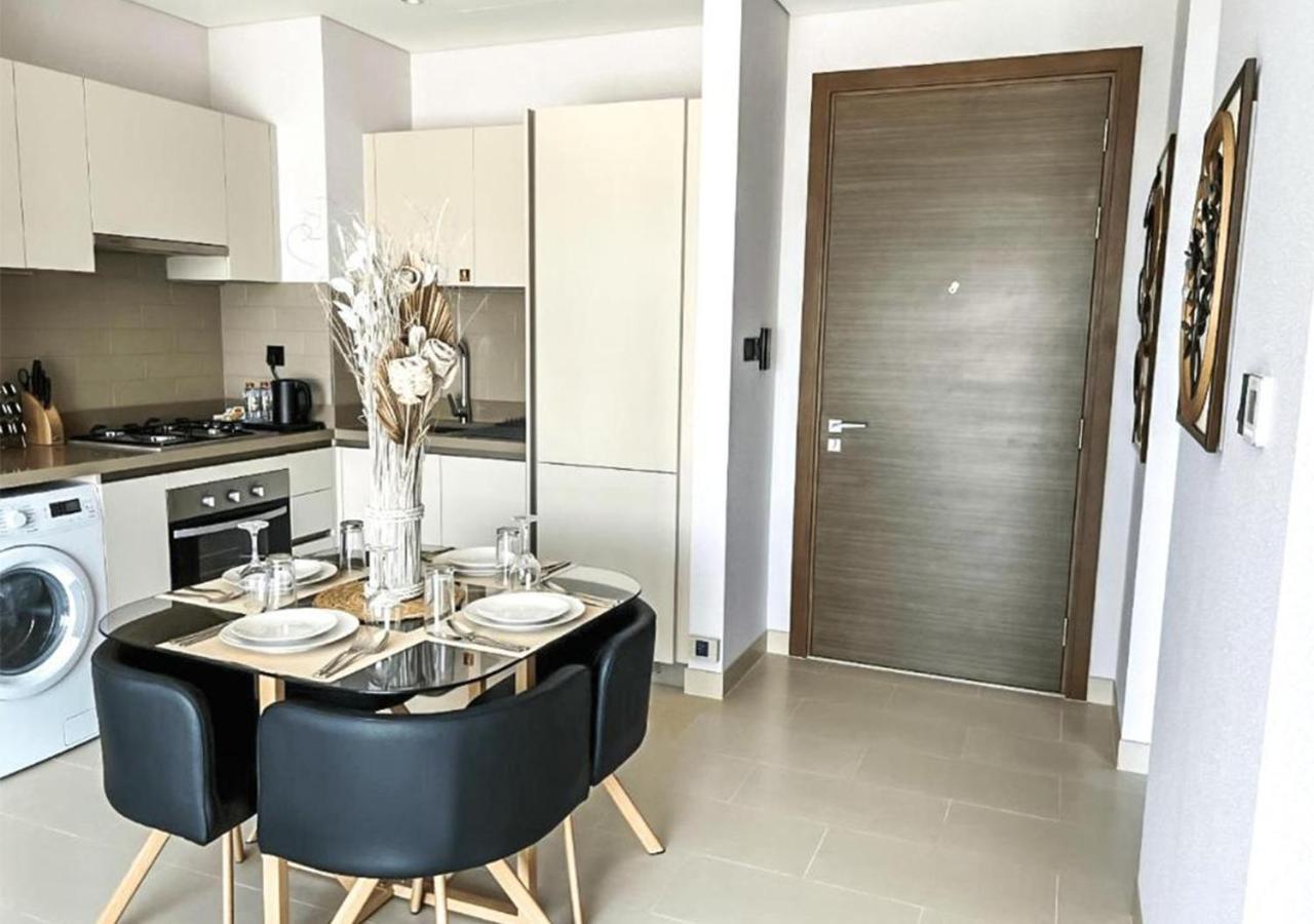 By Latinem Luxury 2br Holiday Cv B609 Near Burj Khalifa * Dubai