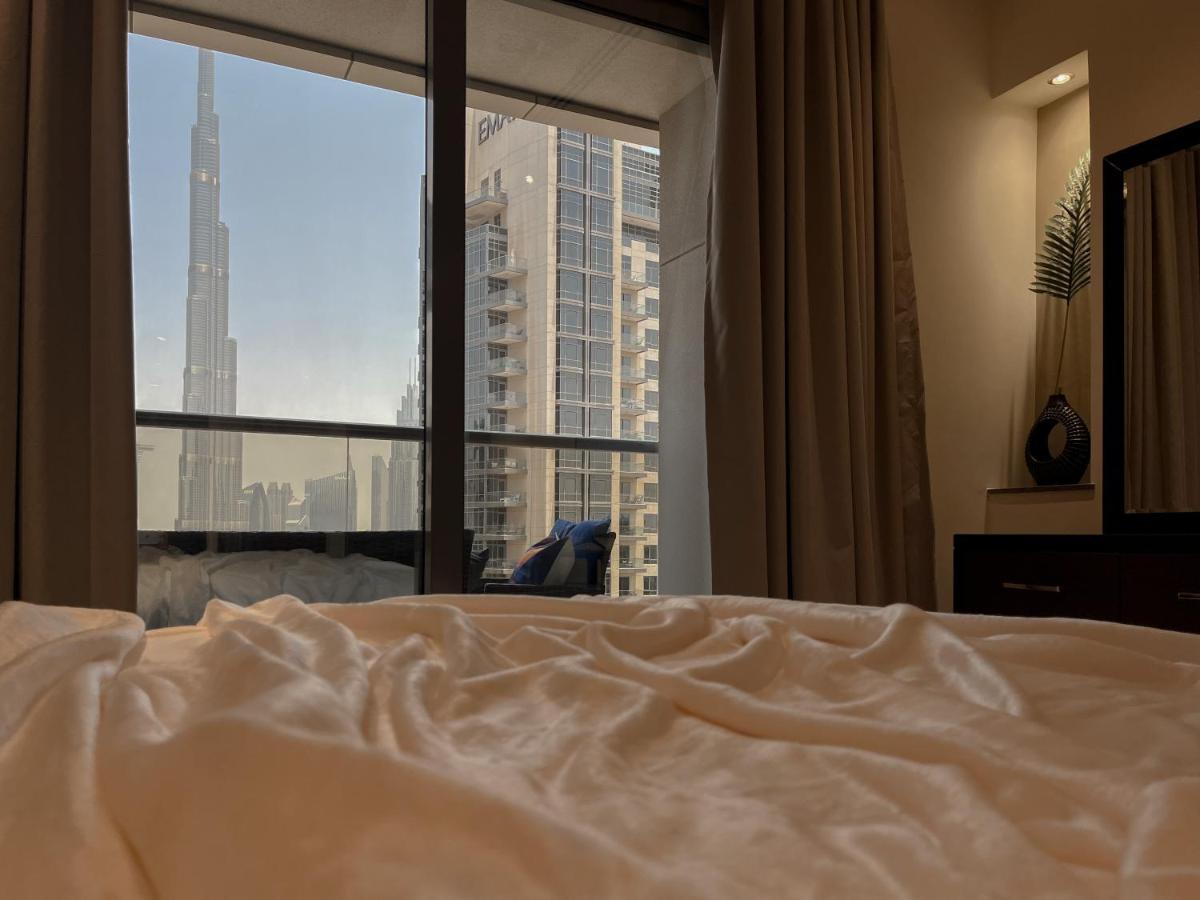 With Sauna And Full Burj Khalifa View Apartment *