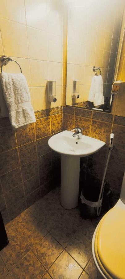 Oyo 902 Prime Llc Hotel 3*