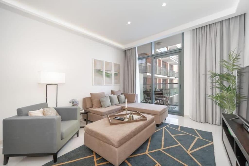 Frank Porter - Damac Celestia Daire Dubai