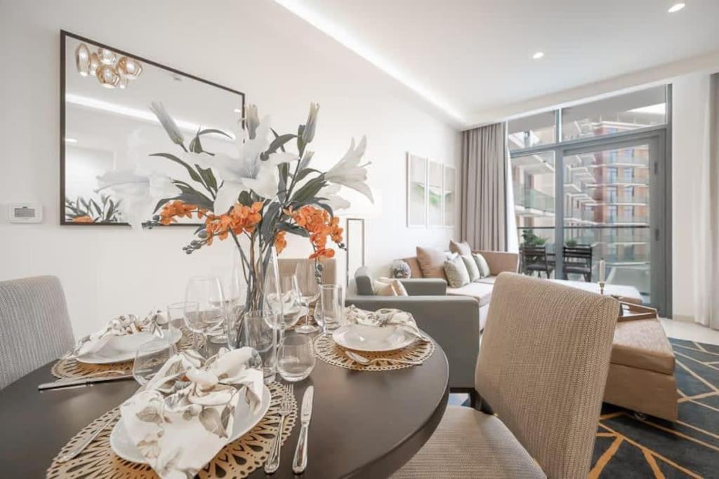 Frank Porter - Damac Celestia Daire Dubai