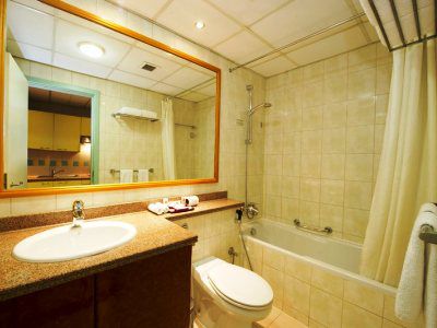 Al Bustan Centre & Aparthotel 4*