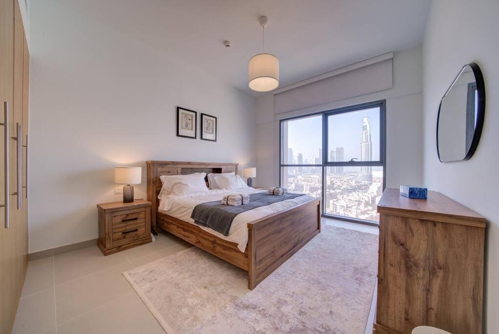 Burj Khalifa View - 2br And Maid - Downtown Dubai