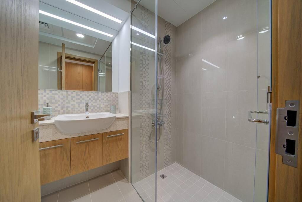 Burj Khalifa View - 2br And Maid - Downtown Apartment Dubai