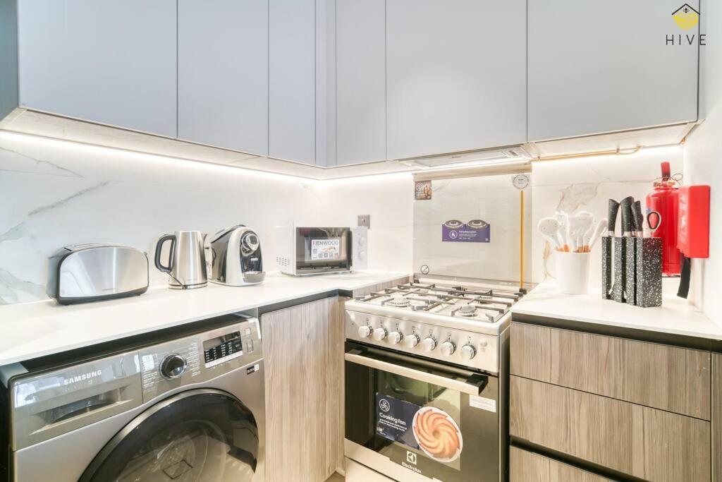 Gorgeous 1 Bedroom In Euro * Dubai