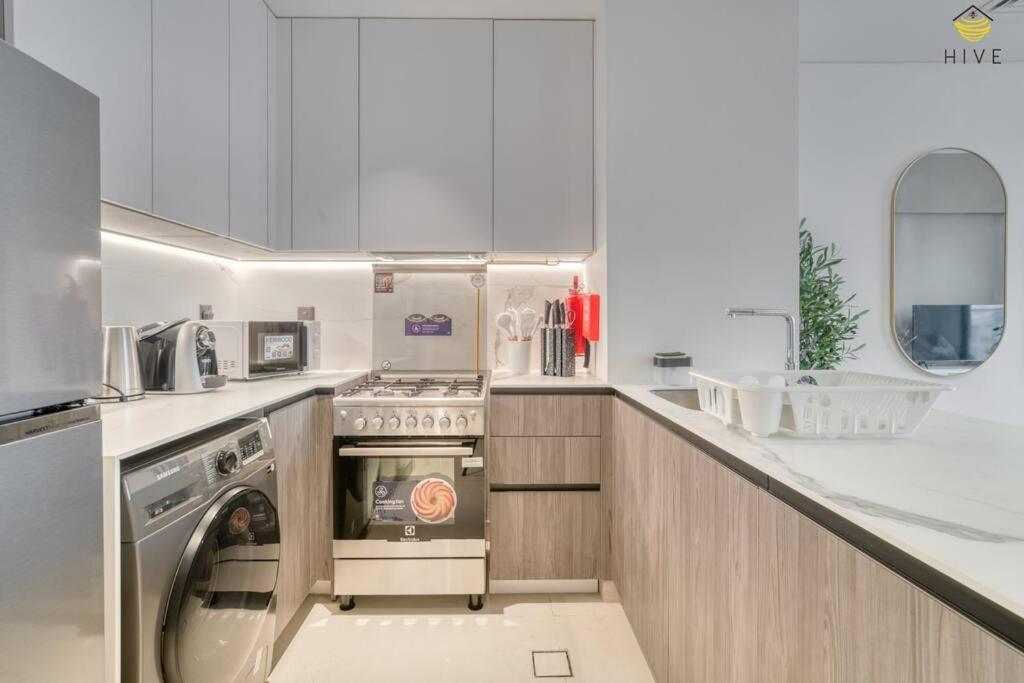 Apartment Gorgeous 1 Bedroom In Euro Dubai