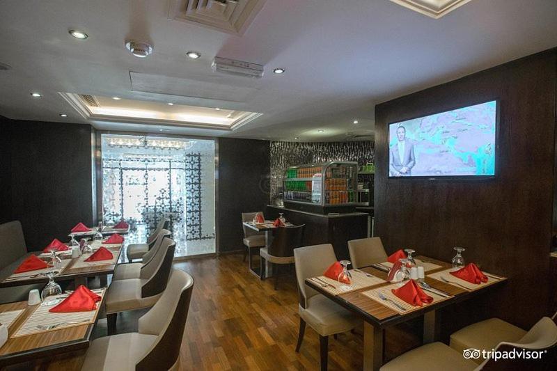 Deira Hotel 2*