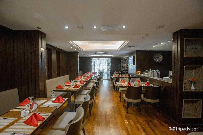 Deira Hotel 2*