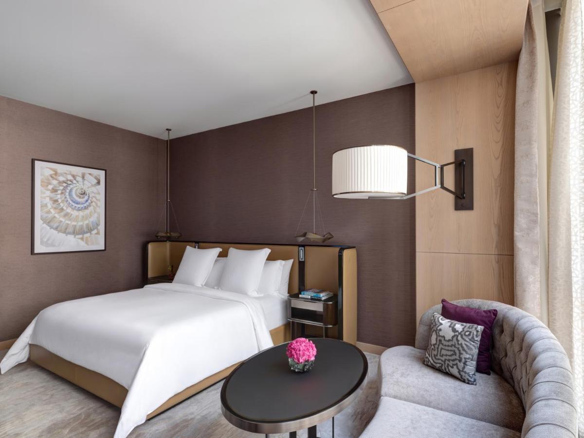 Four Seasons International Financial Centre Hotel 5*
