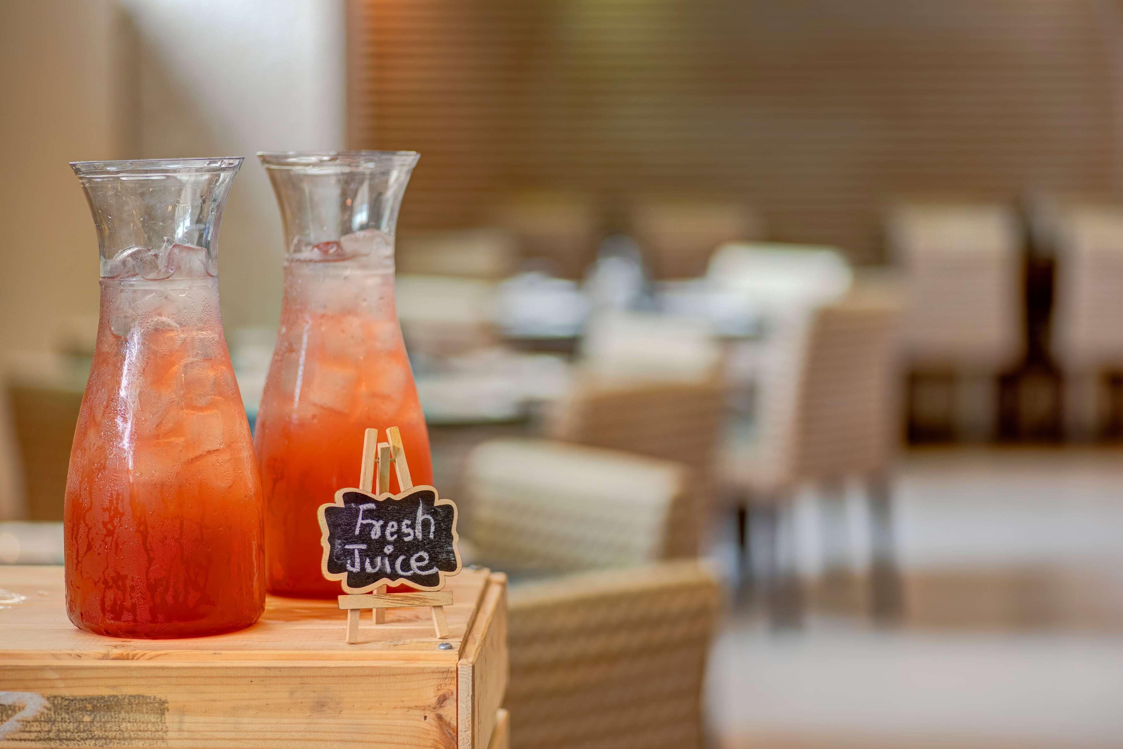 Howard Johnson Plaza By Wyndham Deira 4*