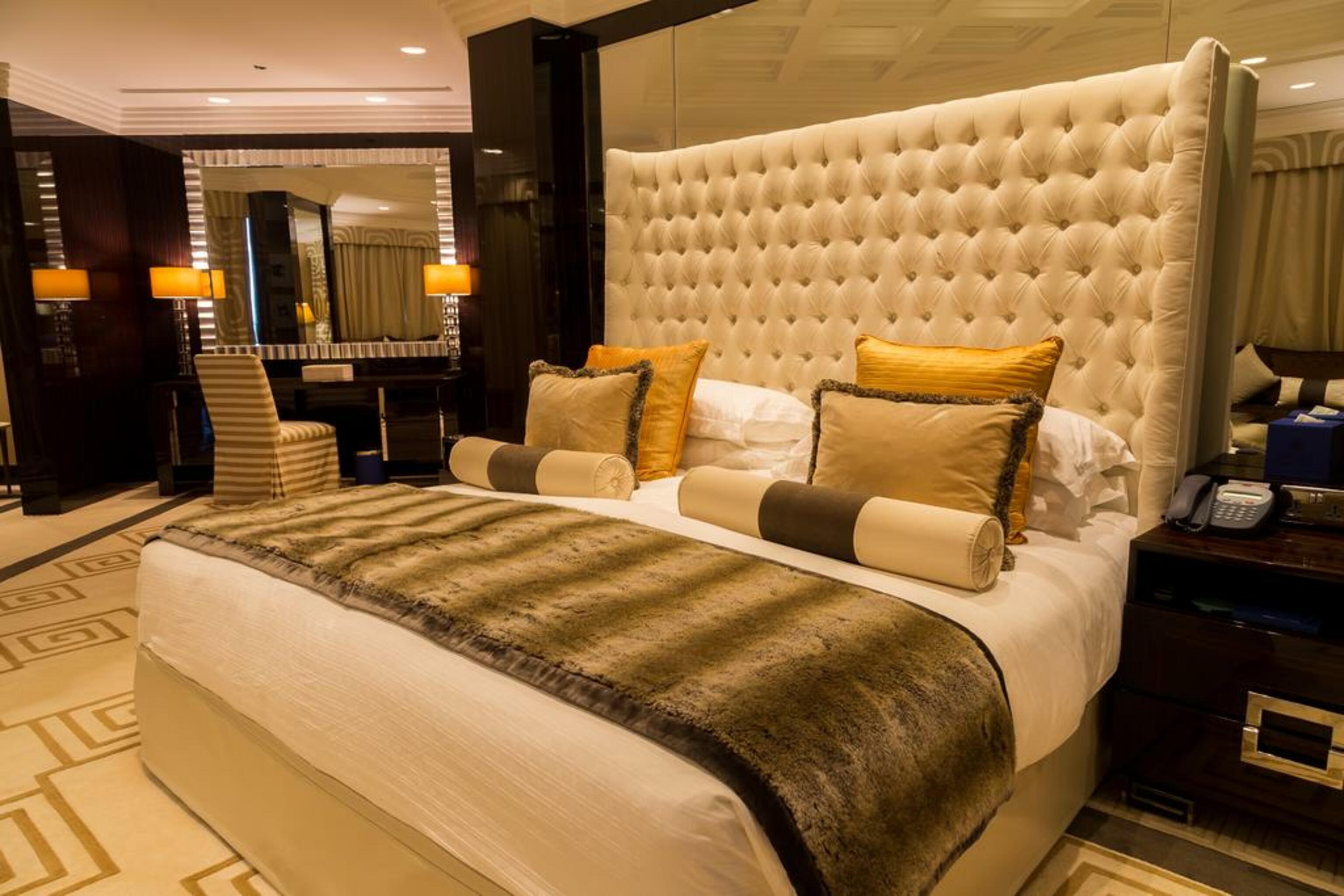 Moevenpick Grand Al Bustan Otel