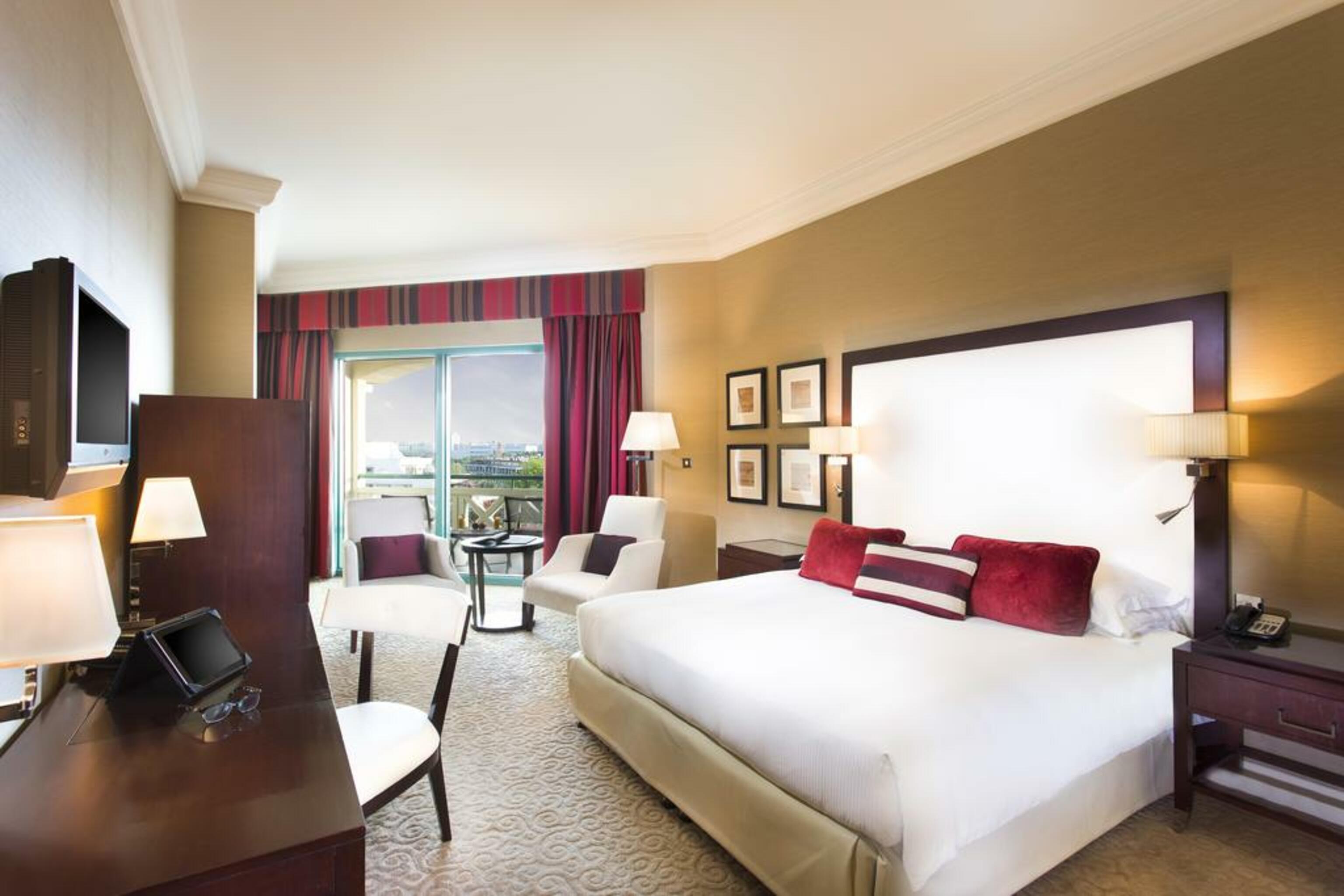 Moevenpick Grand Al Bustan Otel 5*
