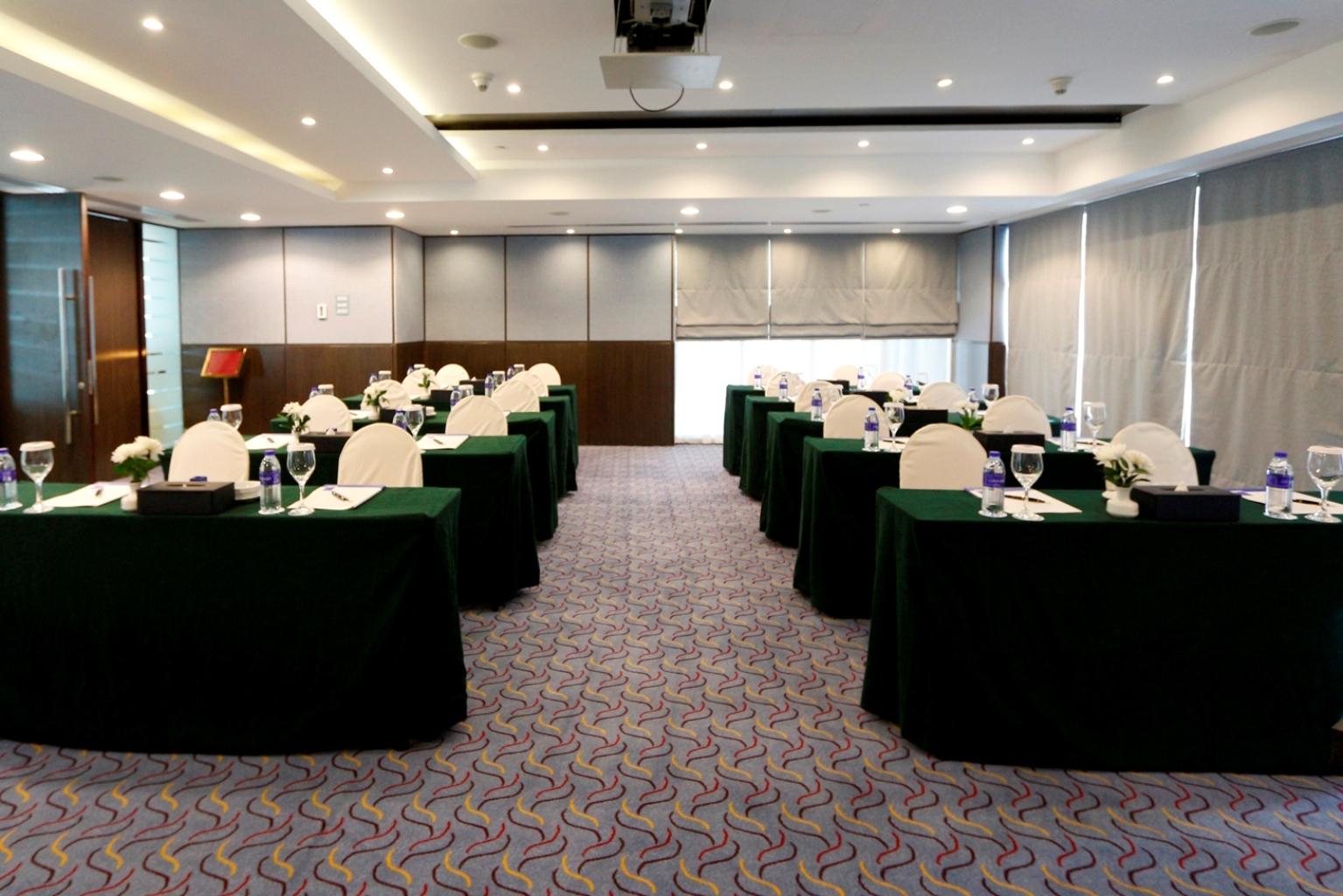 Hotel Samaya Deira 4*