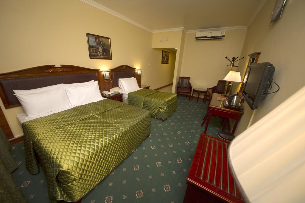 Mount Royal Hotel 2*