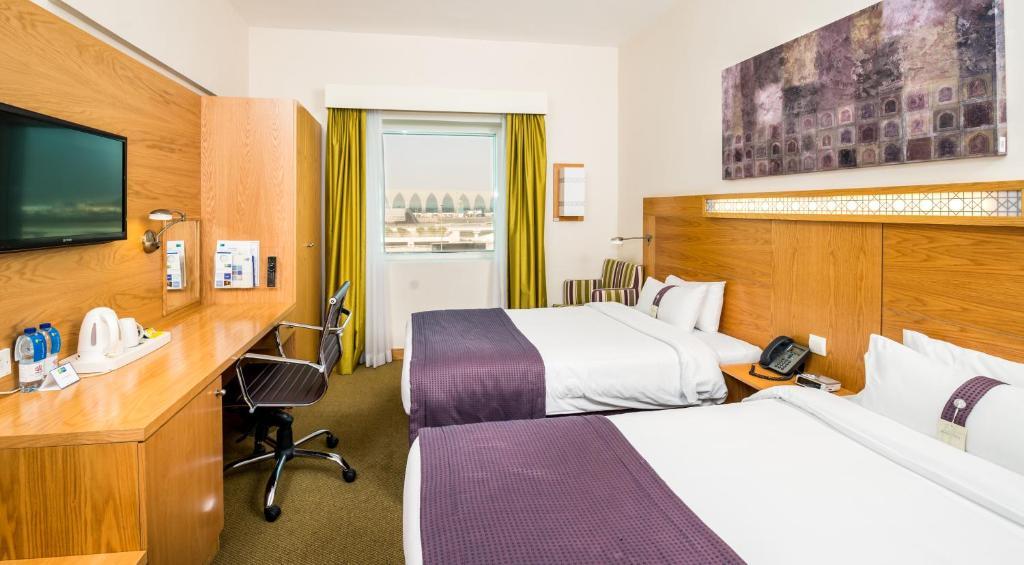 Express Airport By Ihg Hotel 3*