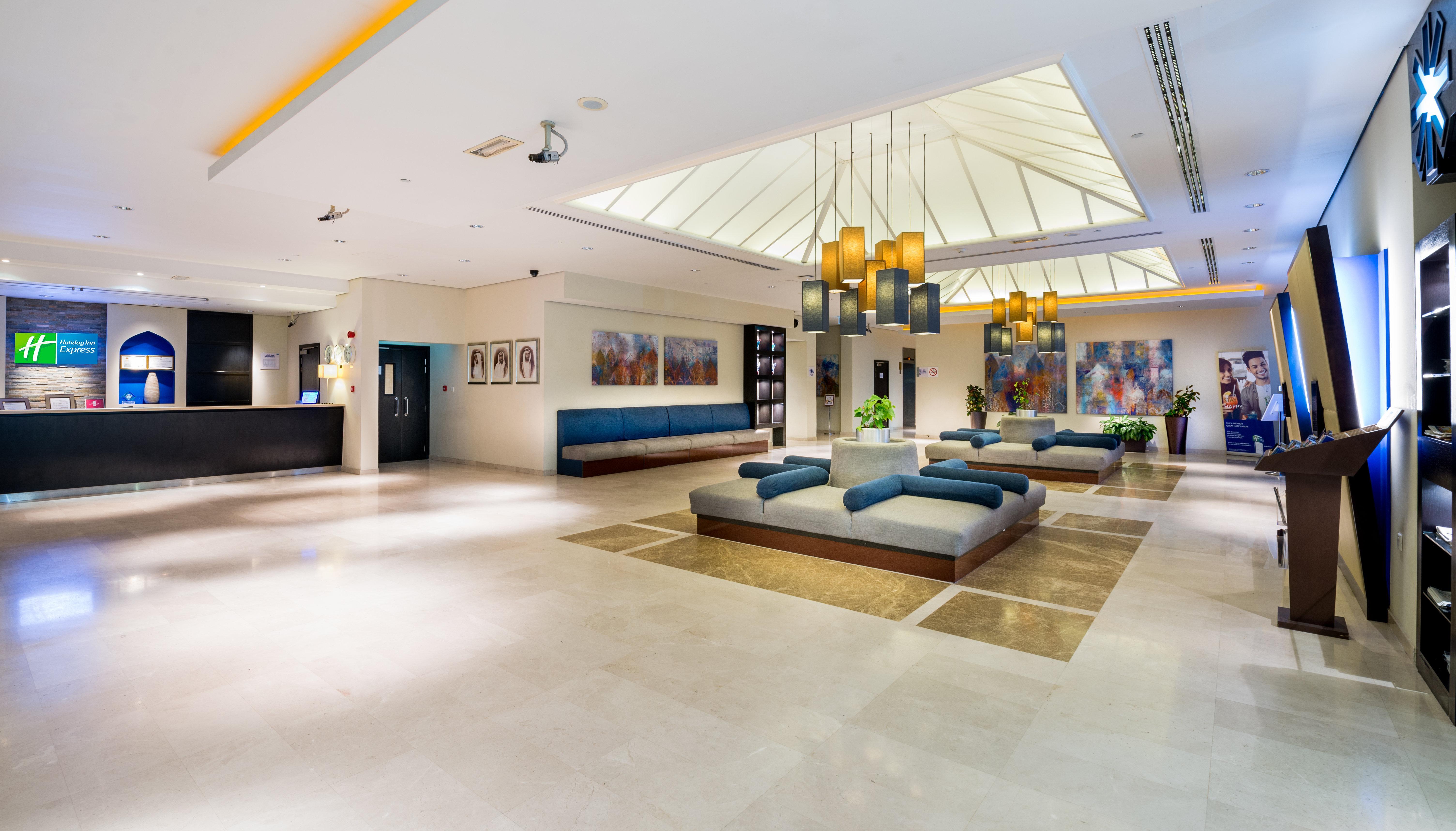 Express Airport By Ihg 3*