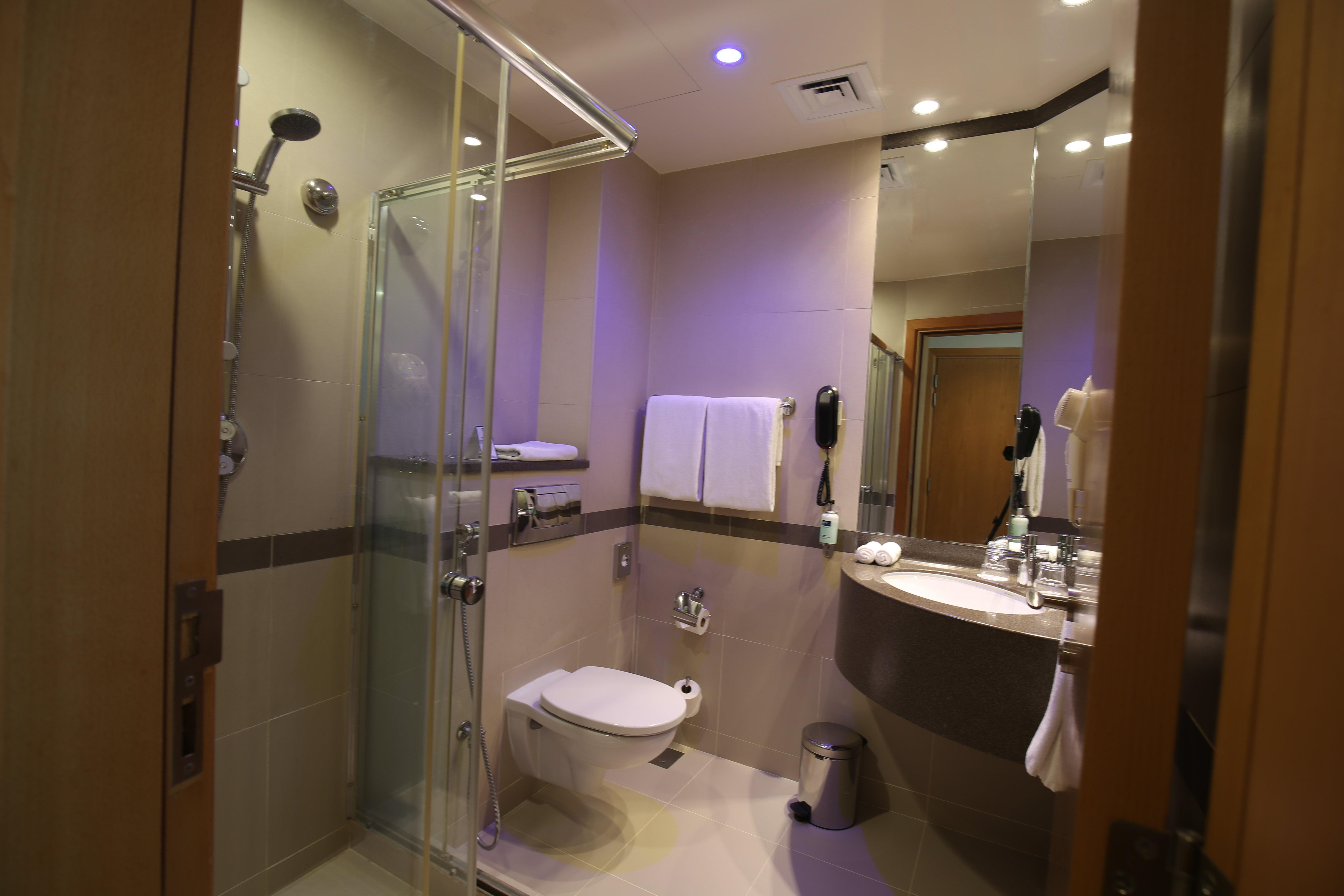 Express Airport By Ihg Hotel 3*