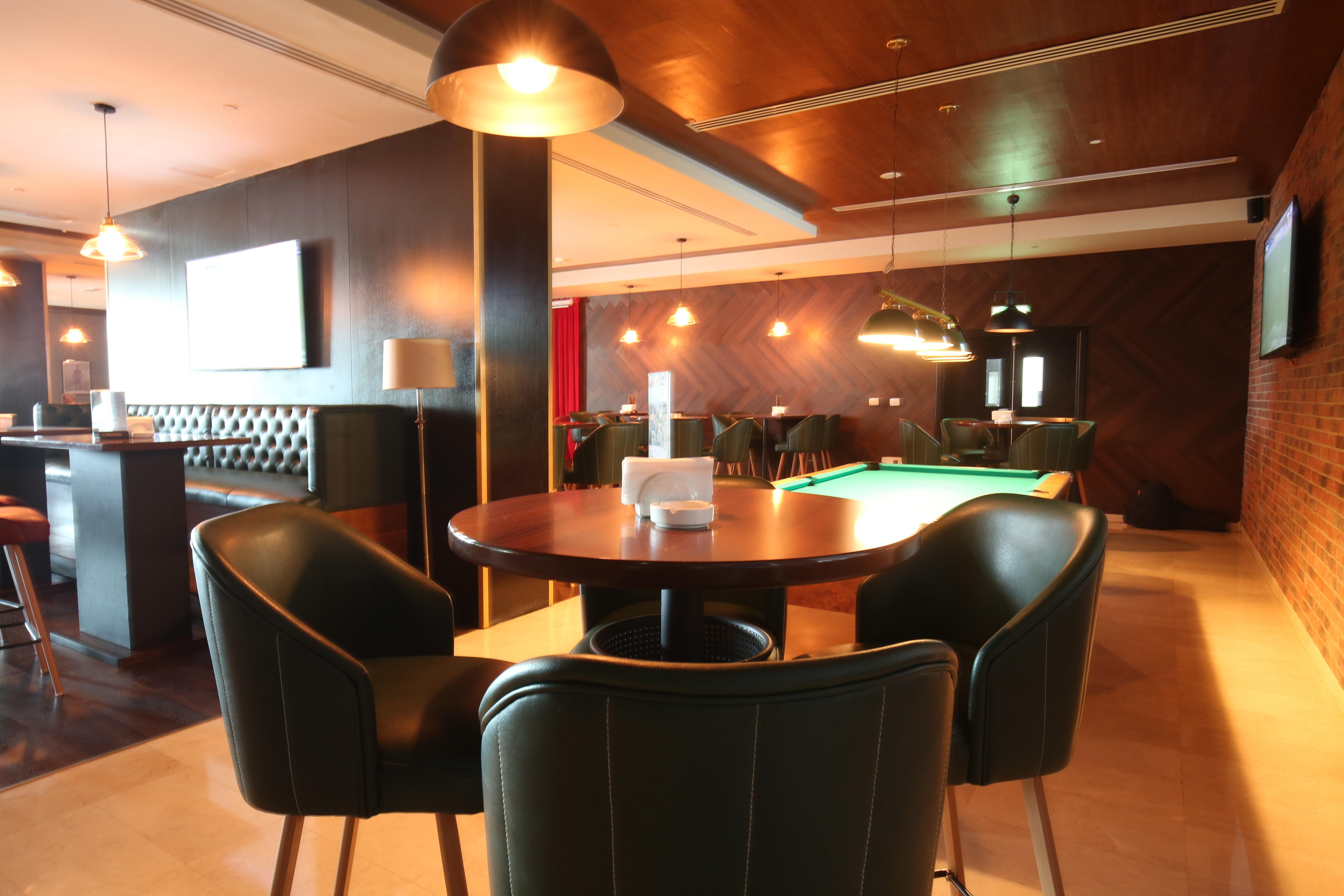 Express Airport By Ihg 3*