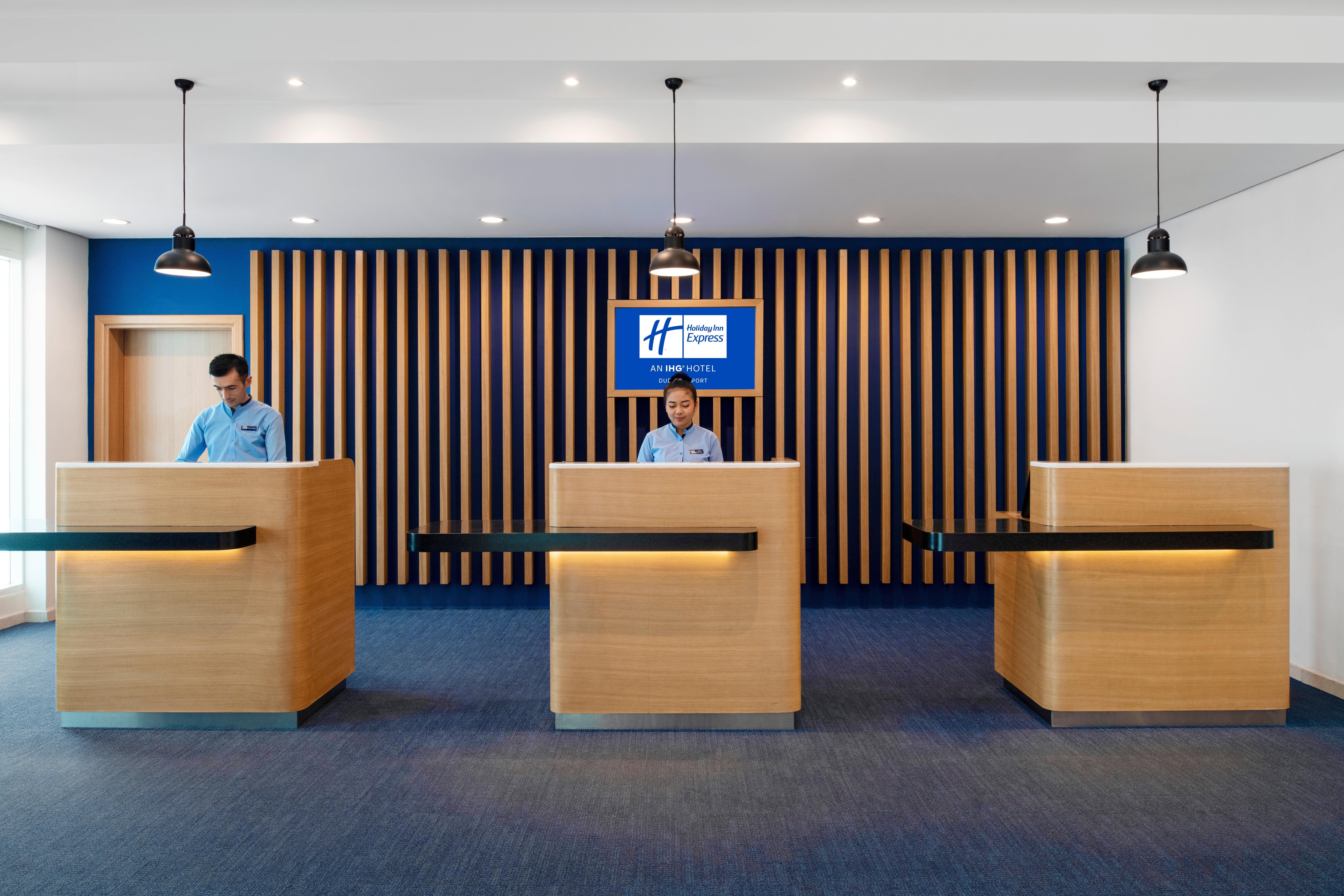 Express Airport By Ihg Hotel 3*
