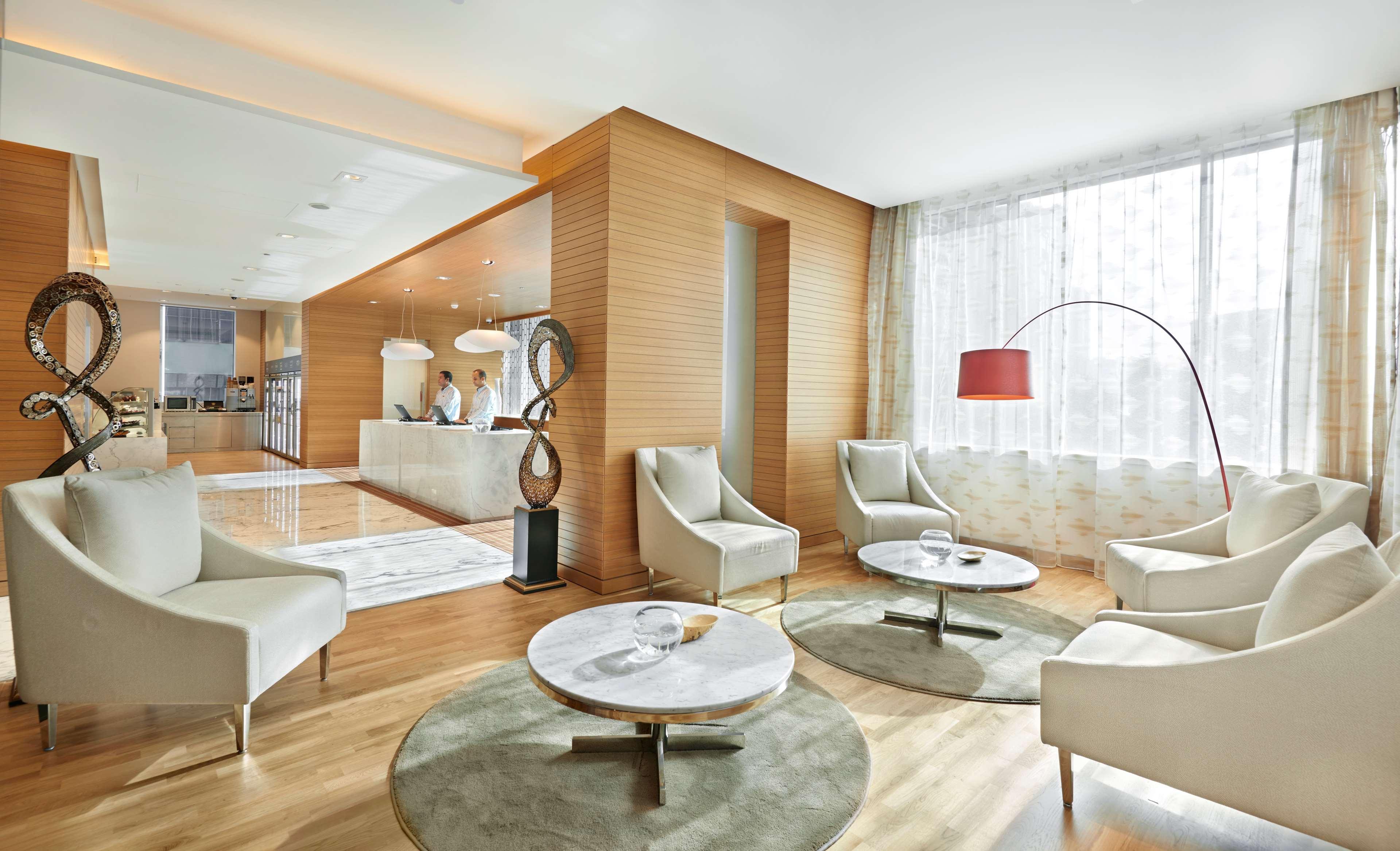 Hyatt Place Baniyas Square 4* Dubai