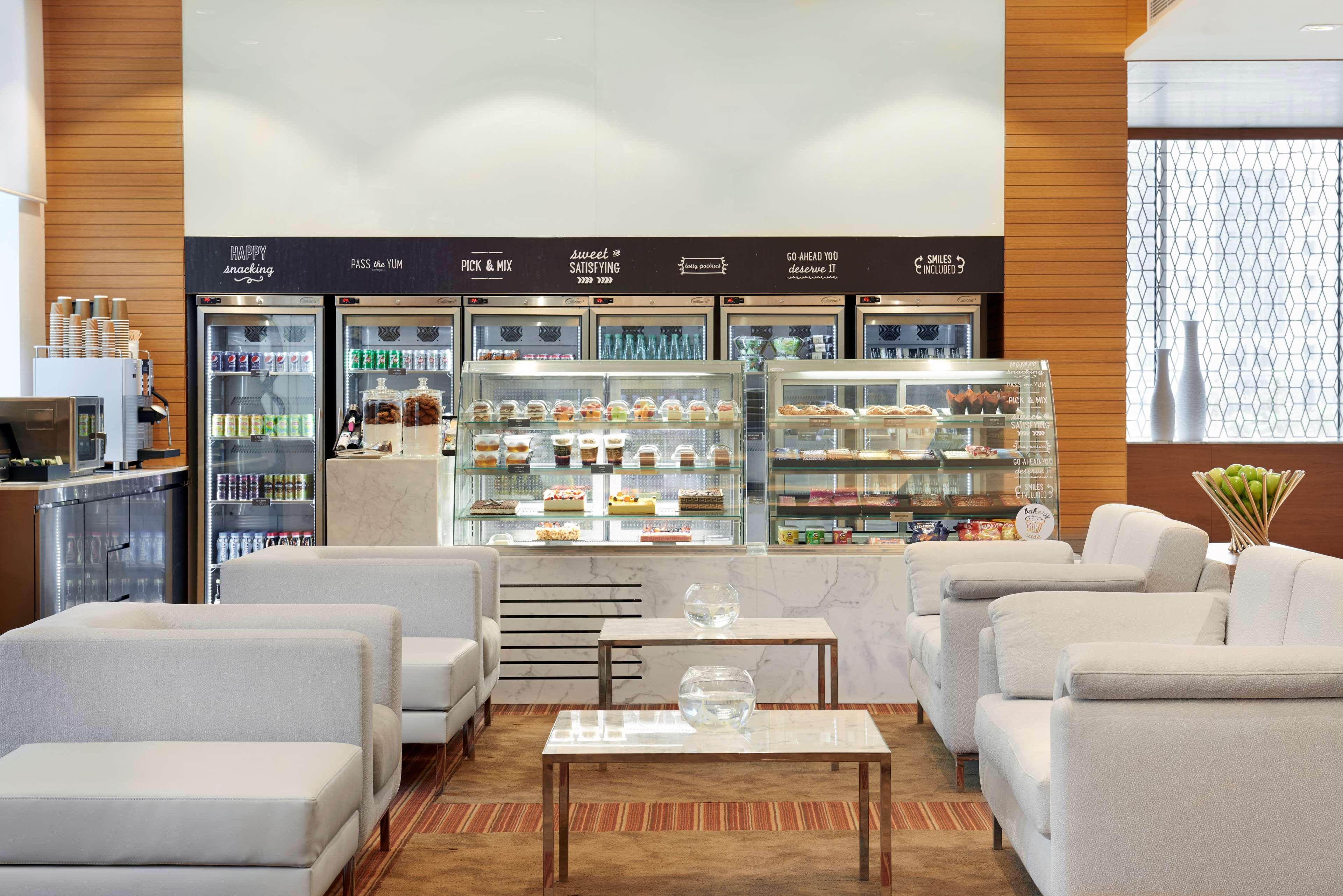 Hotel Hyatt Place Baniyas Square 4*