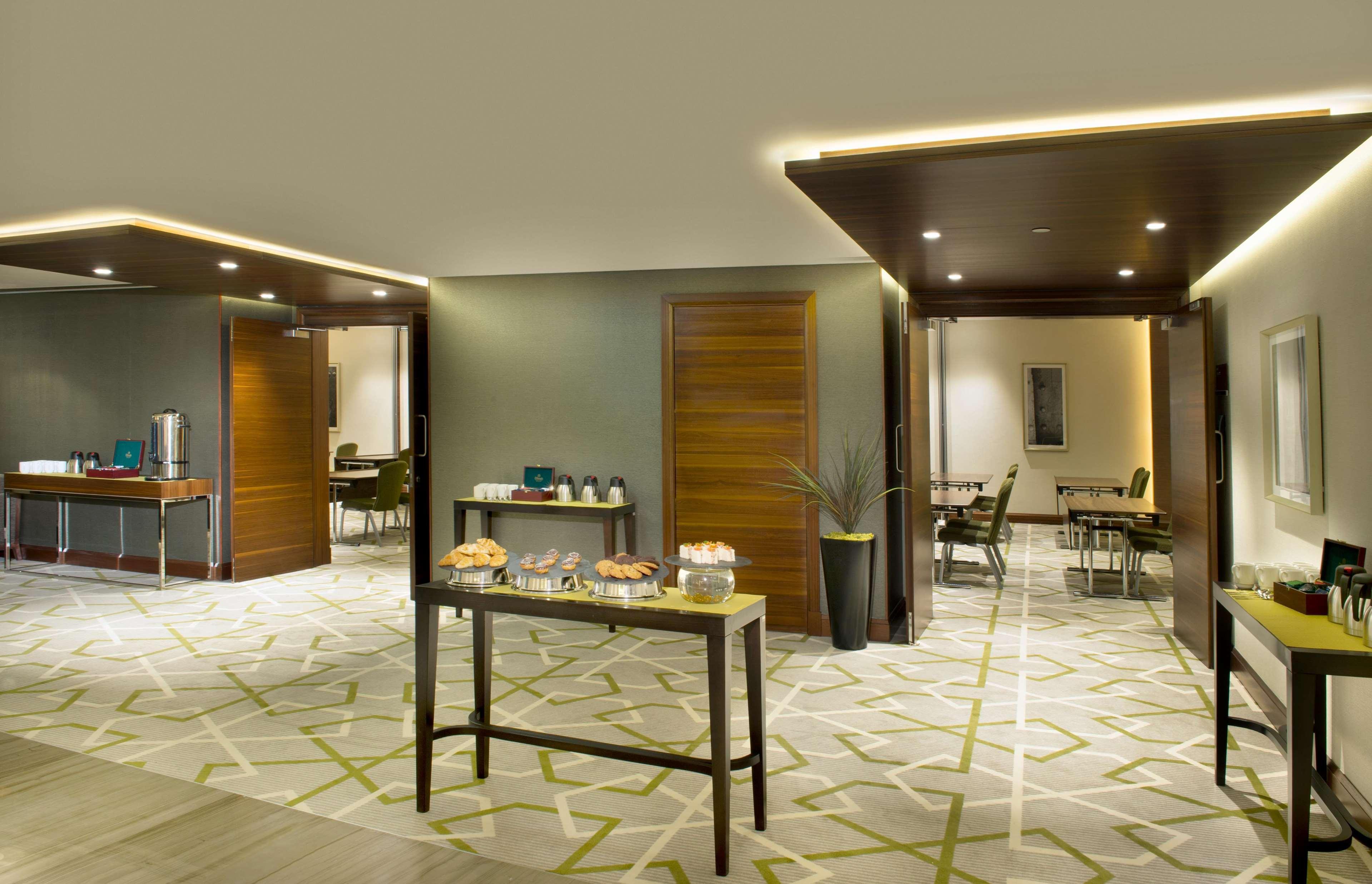 Hotel Hilton Garden Deira 4*