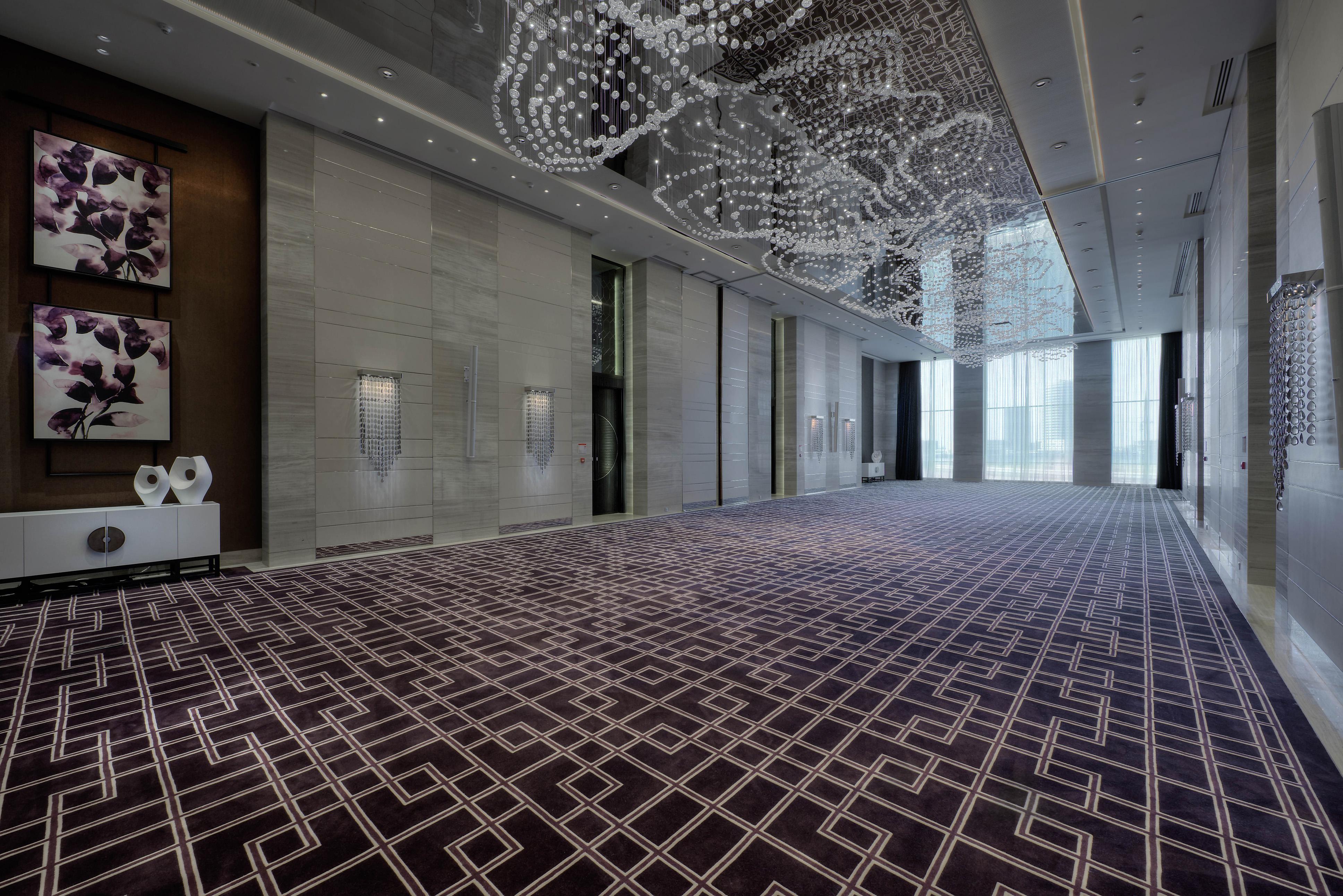 Pullman Downtown Hotel 5*