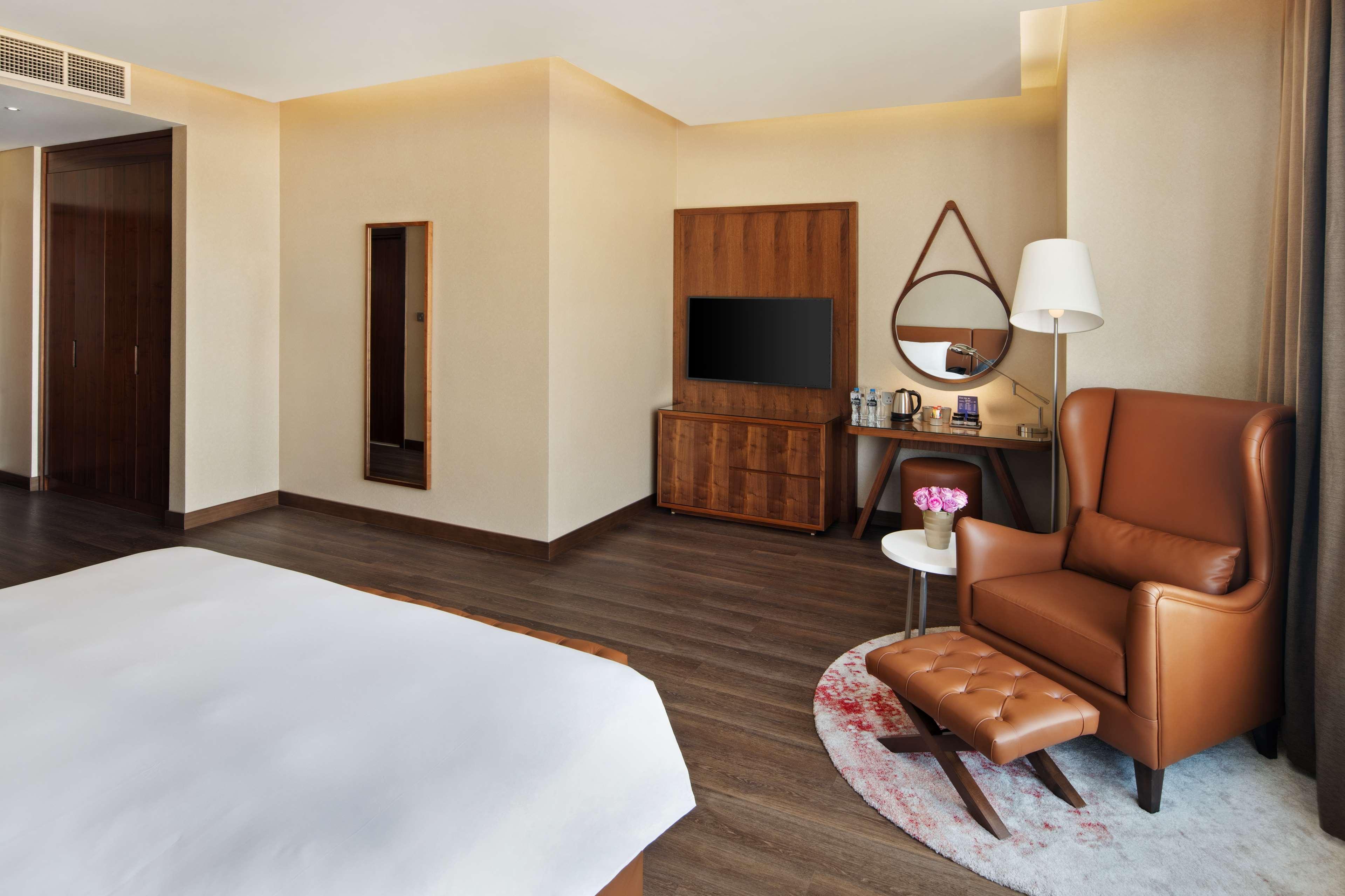 Radisson Blu Hotel, Canal View 5*