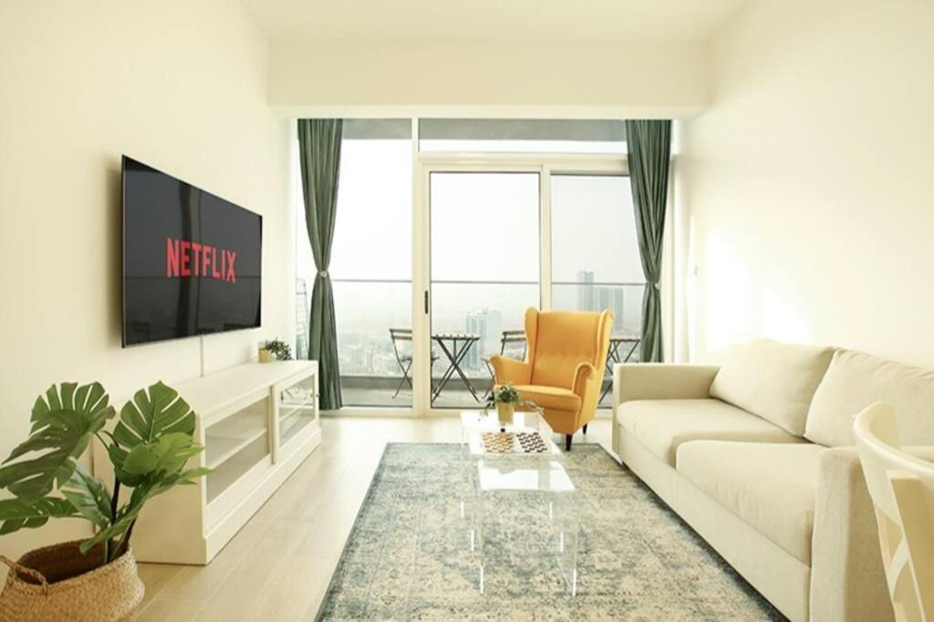 Apartment Spacious 1 Bedroom In Jvc -