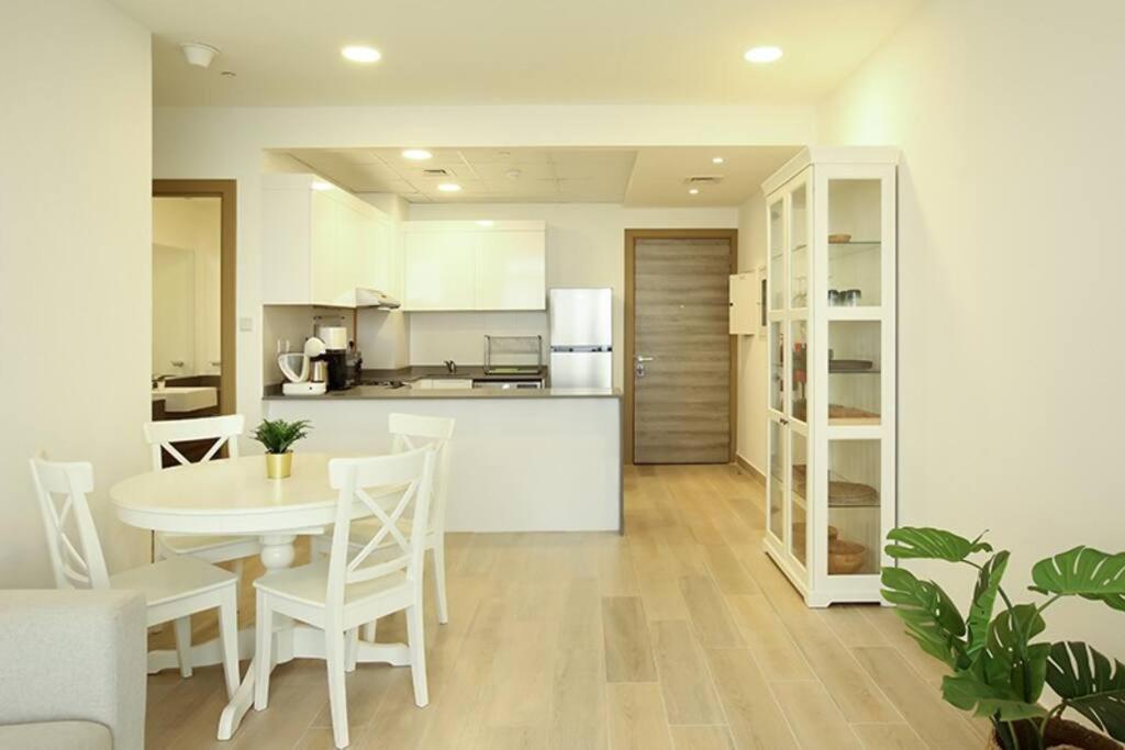 Spacious 1 Bedroom In Jvc - Apartment *