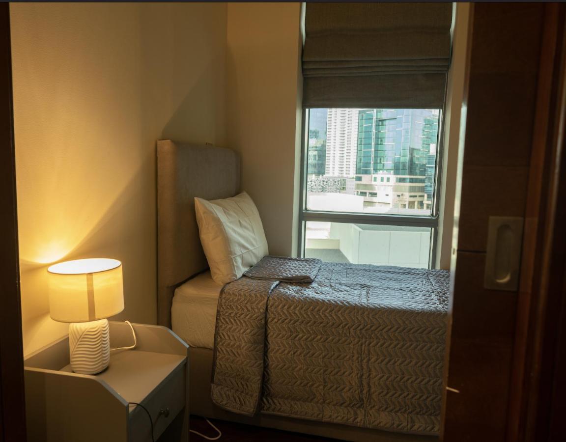 Luxury 3 Bedroom - Direct View To Burj Khalifa Apartment *
